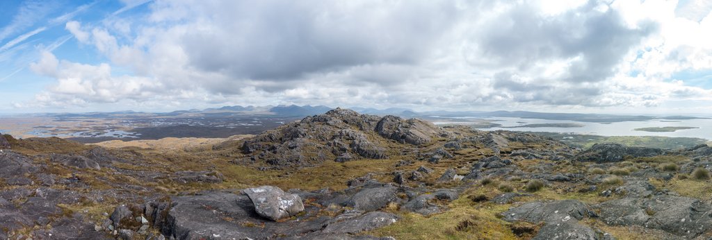 Wandern in Connemara Ausblick vom Errisberg