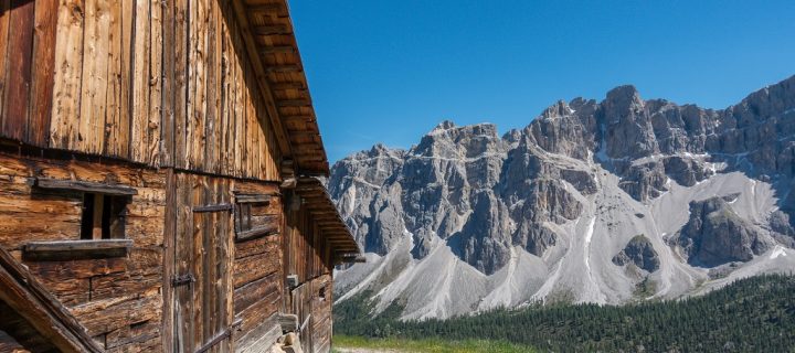 12 Indoor-Aktivitäten für wanderbegeisterte Familien – So holst Du Dir und Deinen Kindern die Berge nach Hause