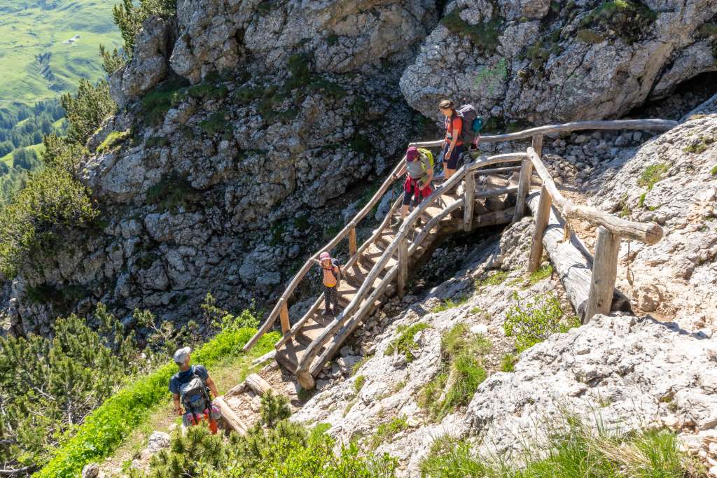 Auf dem Touristensteig vom Schlernhaus zur Seiser Alm