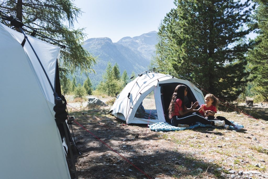 Dachzelt-Camping-mit-Kindern